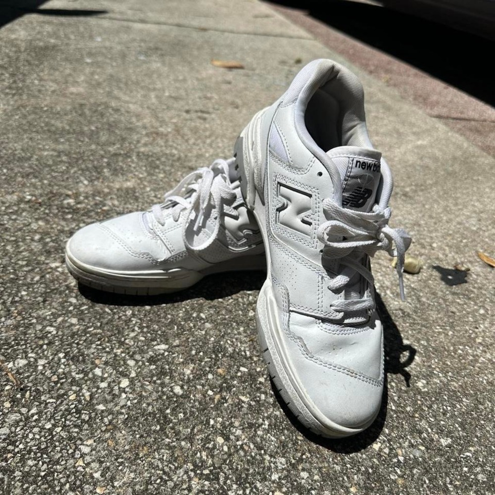*SOLD* New Balance White & Gray 550 white trainers